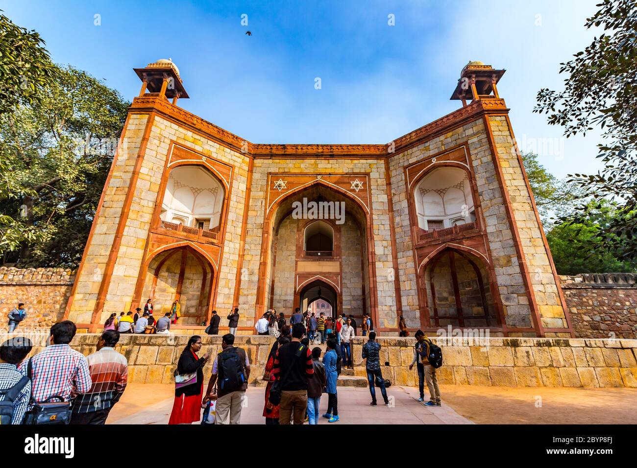 Vue royale sur le premier jardin-tombe du sous-continent indien. Le Tomb est un excellent exemple d'architecture perse. Situé dans le Nizamuddin Banque D'Images