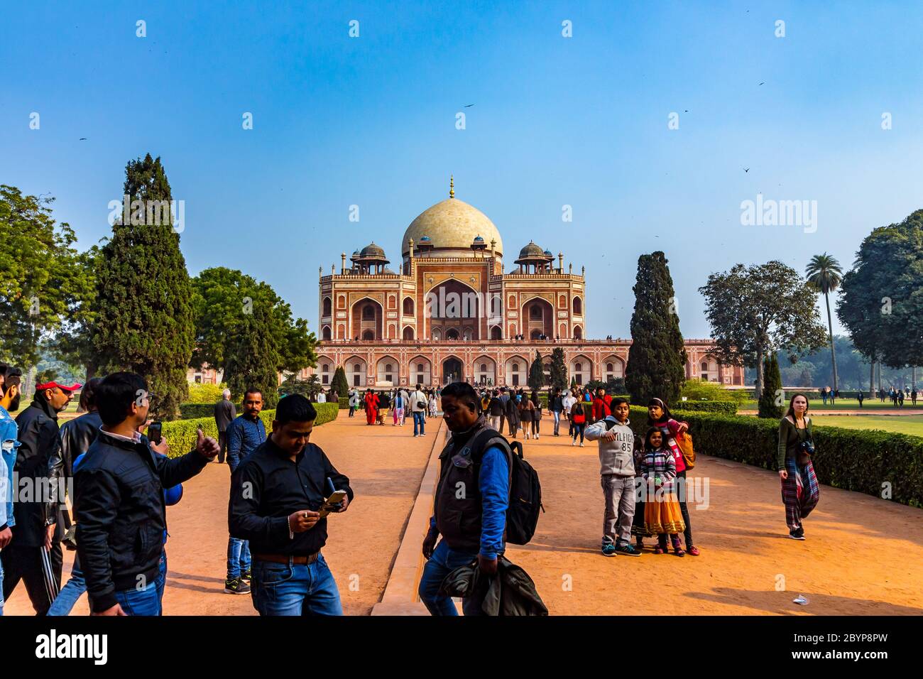 Vue royale sur le premier jardin-tombe du sous-continent indien. Le Tomb est un excellent exemple d'architecture perse. Situé dans le Nizamuddin Banque D'Images