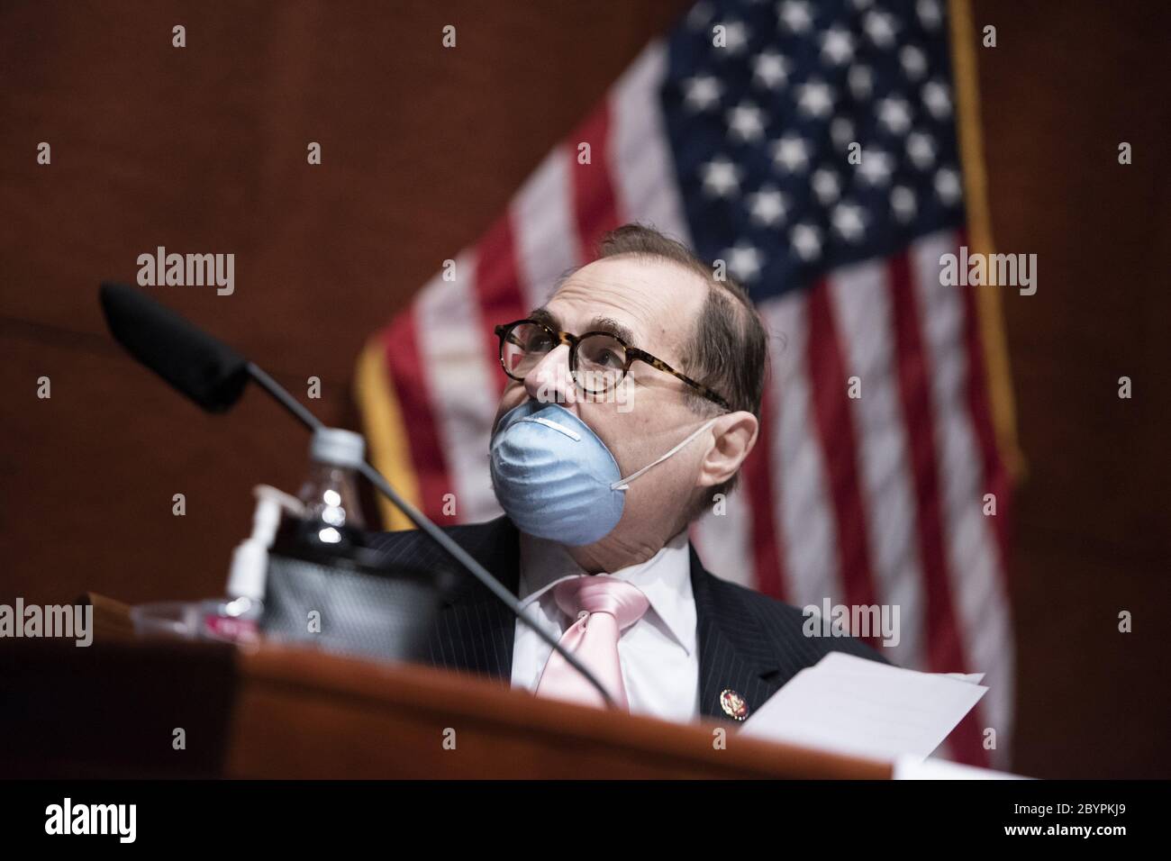 Washington, États-Unis. 10 juin 2020. Le président de la Commission judiciaire de la Chambre, Jerrold Nadler de New York, écoute les témoignages le mercredi 10 juin 2020. Le comité étudie les pratiques policières et la responsabilité à la lumière du décès de George Floyd alors qu'il était en détention à Minneapolis à la fin de mai. Photo de pool par Brendan Smitalowski/UPI crédit: UPI/Alay Live News Banque D'Images