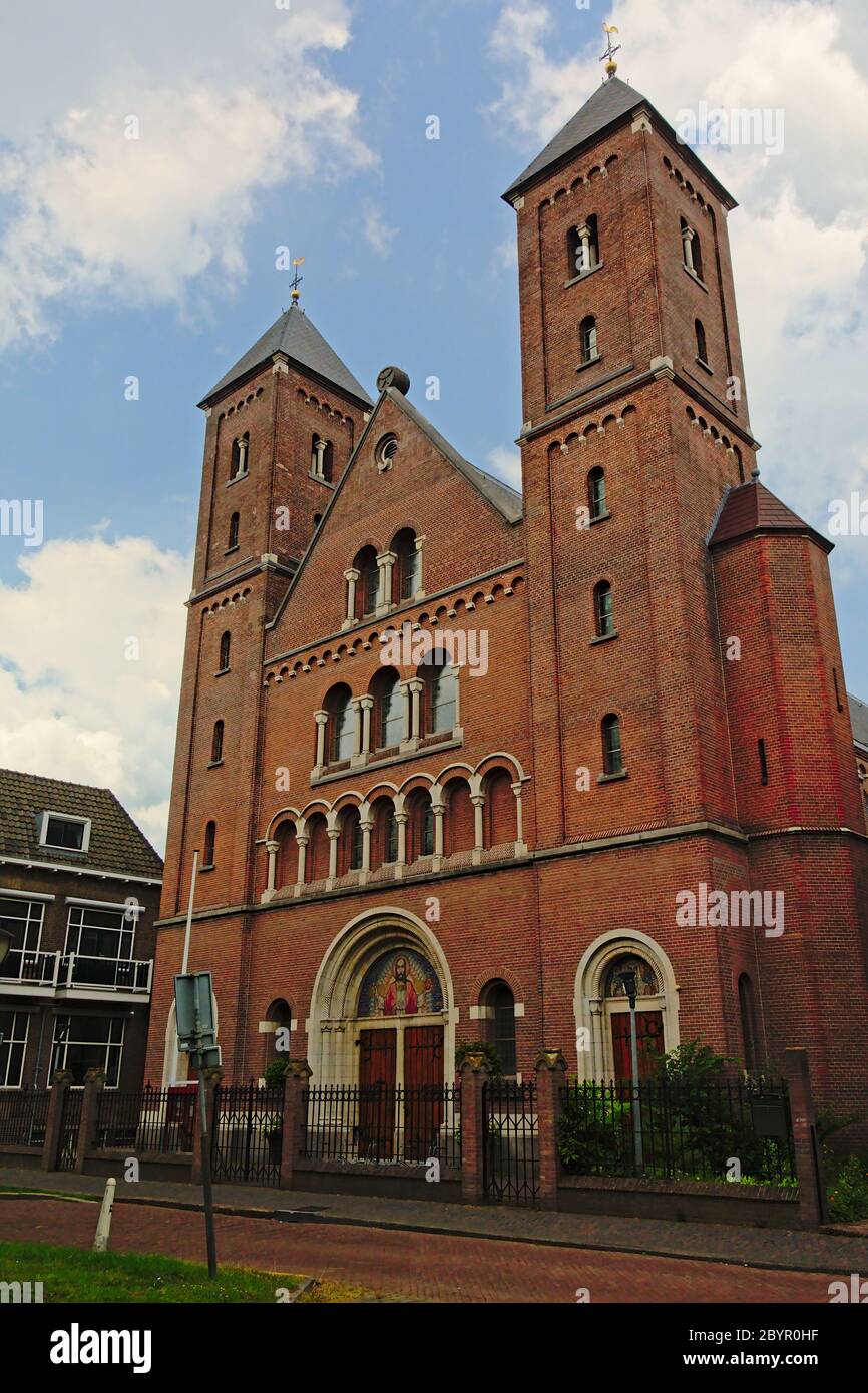 La vieille cathédrale catholique Saint Gertrudis de style néo-romain d'Utrecht, aux pays-Bas Banque D'Images