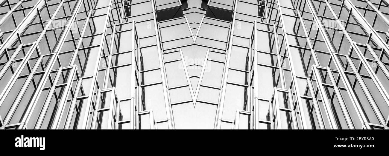 vue panoramique et perspective de dessous de verre gris acier de hauteur gratte-ciel de bâtiment, concept d'affaires de la réussite de l'architecture industrielle Banque D'Images