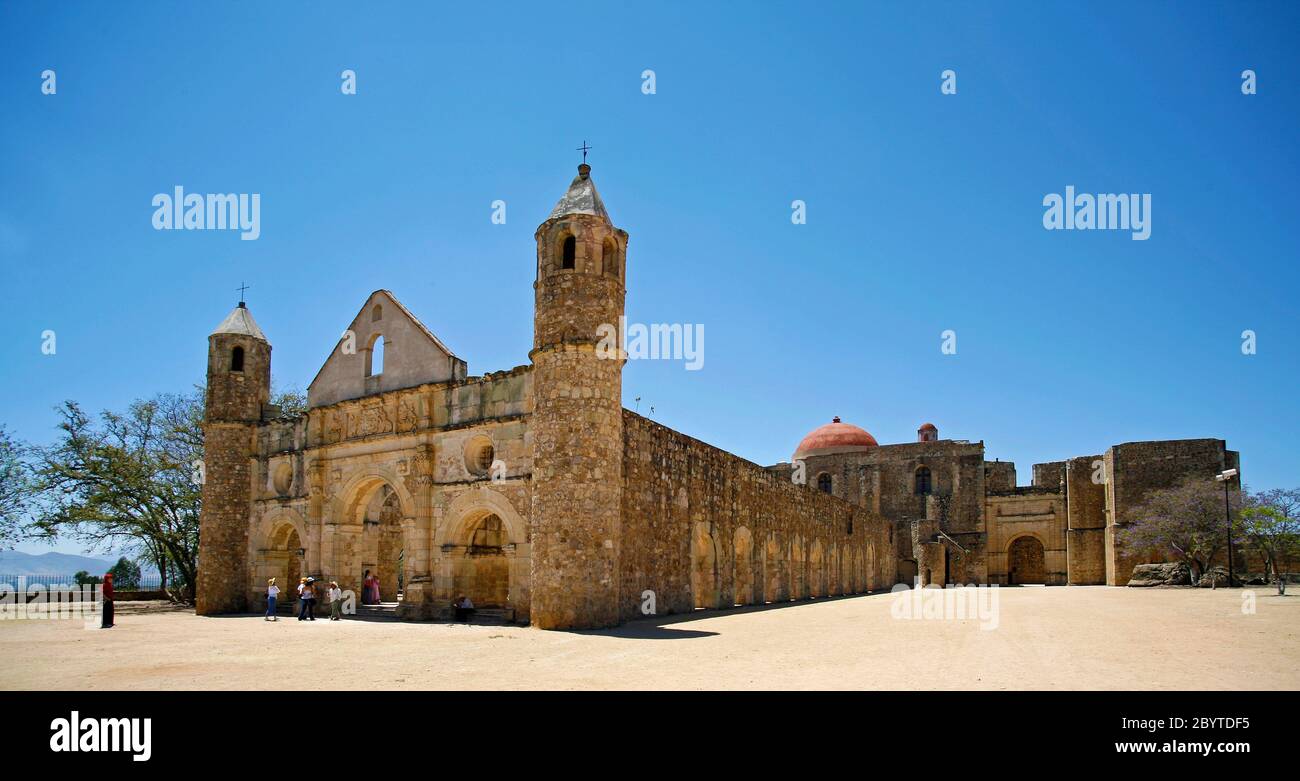 Ruines du monastère dominicain de Santiago de Apostol à Cuilapan de Guerrero, Oaxaca, Mexique Banque D'Images