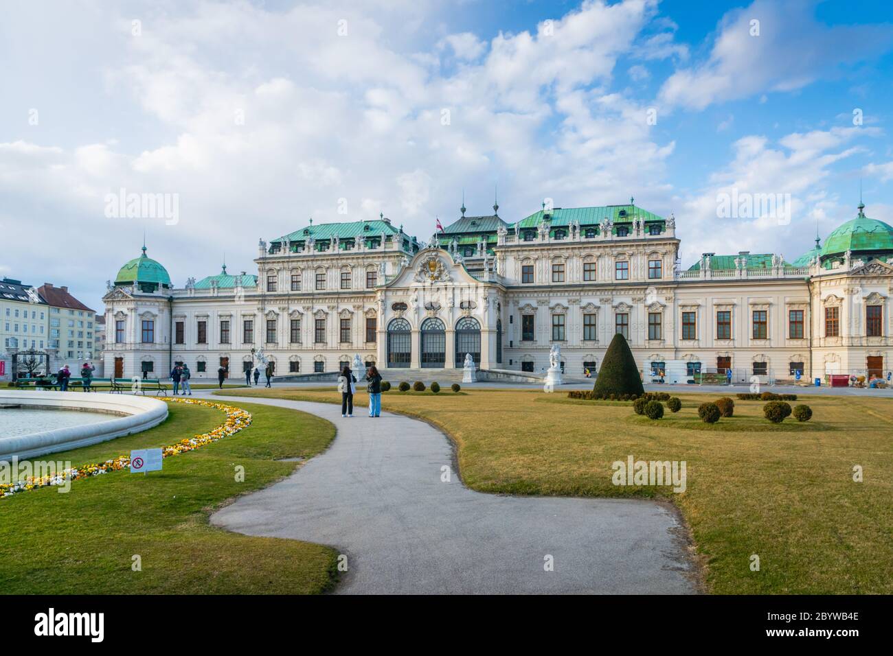 Vienne, Autriche - Mars 2020: Palais et parc du Belvédère - une architecture historique populaire pour les visiteurs et les touristes à Vienne, Autriche. Banque D'Images