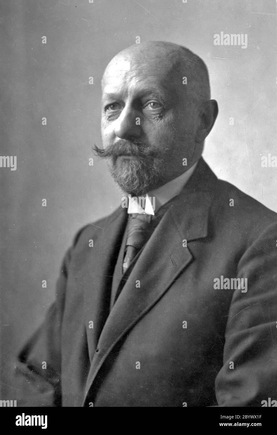 Juliusz Makarewicz (1872-1955), avocat polonais, professeur à l'Université de Lwów, président du département de droit pénal de l'Université de Lwów. Le principal auteur du code pénal polonais (1934), s.c. 'Code de la gakarewicz' ca. 1934 Banque D'Images