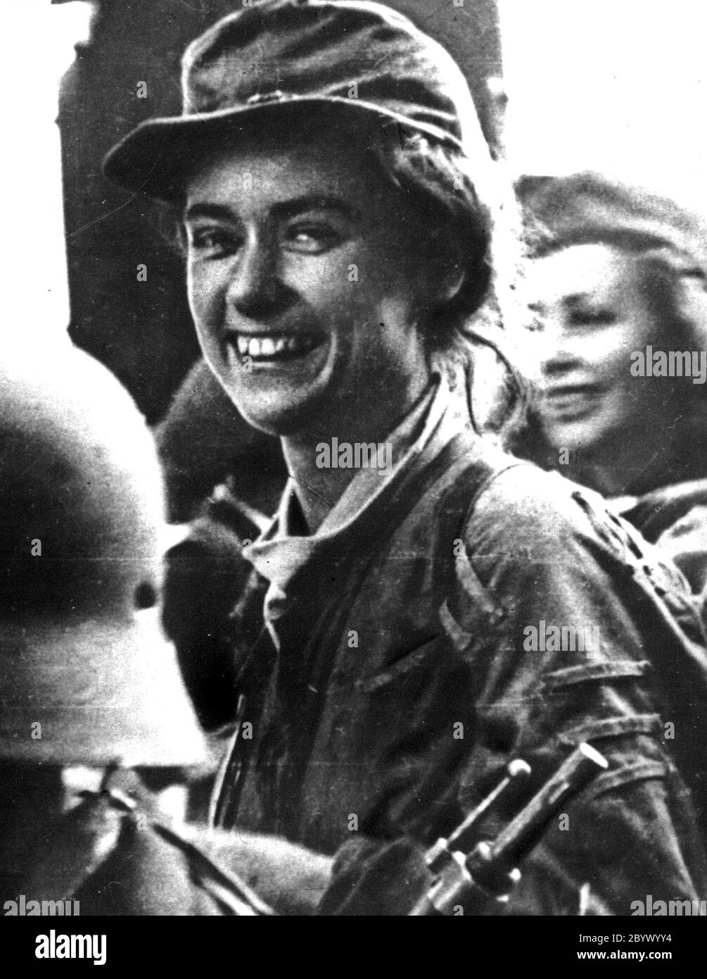 Henryka Zarzycka-Dziakowska (nom de code 'Władka') du bataillon 'parasol' après avoir arriver dans le centre-ville de la vieille ville par les égouts ca. Septembre 1944 Banque D'Images