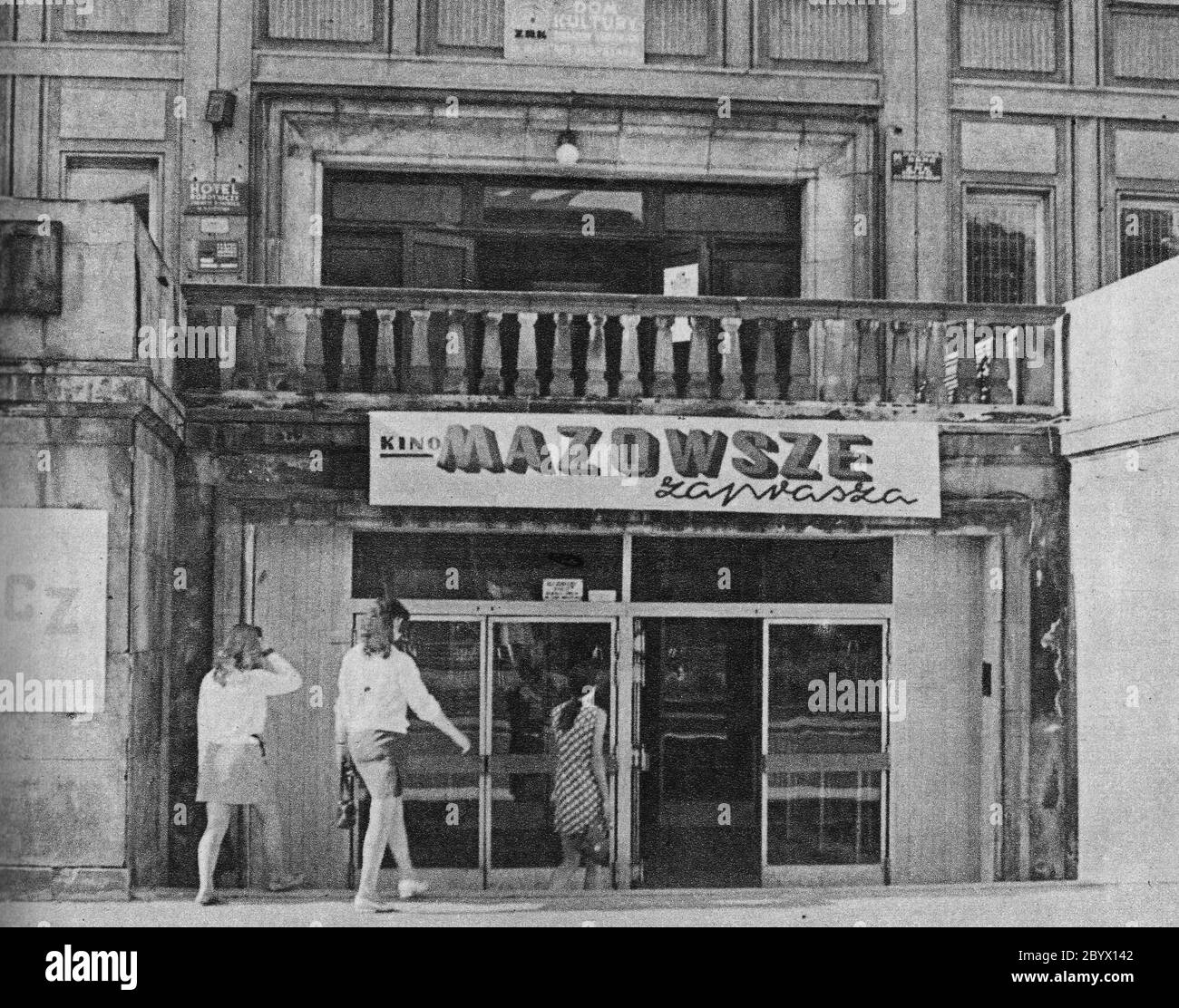 Entrée au cinéma « Mazowsze » à ul. Marcin Kasprzak 23 à Varsovie ca. 1971 Banque D'Images