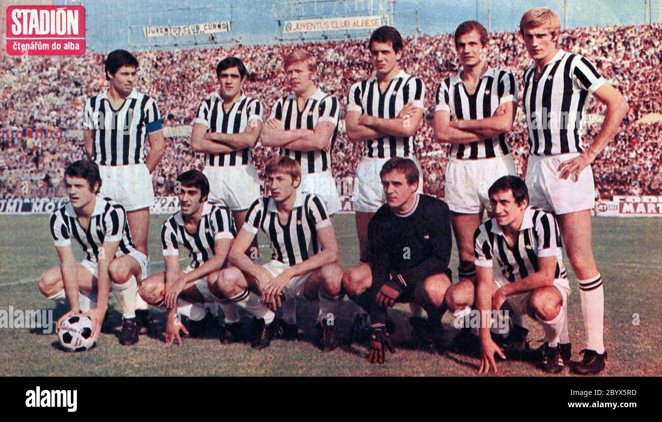De gauche à droite : S. Salvadore (capitano), A. Cuccureddu, H. Haller, R. Bettega, L. Spinosi, F. Morini; accosciati : F. Capello, P. Anastasi, G. Marchetti, R. Tancredi, G. Furino Banque D'Images