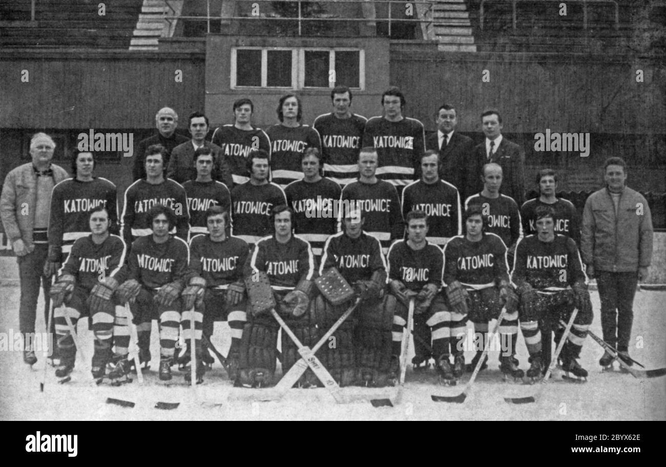 Équipe de hockey sur glace de première ligue GKS „Górnik » de Katowice, Pologne ca. 1973 Banque D'Images