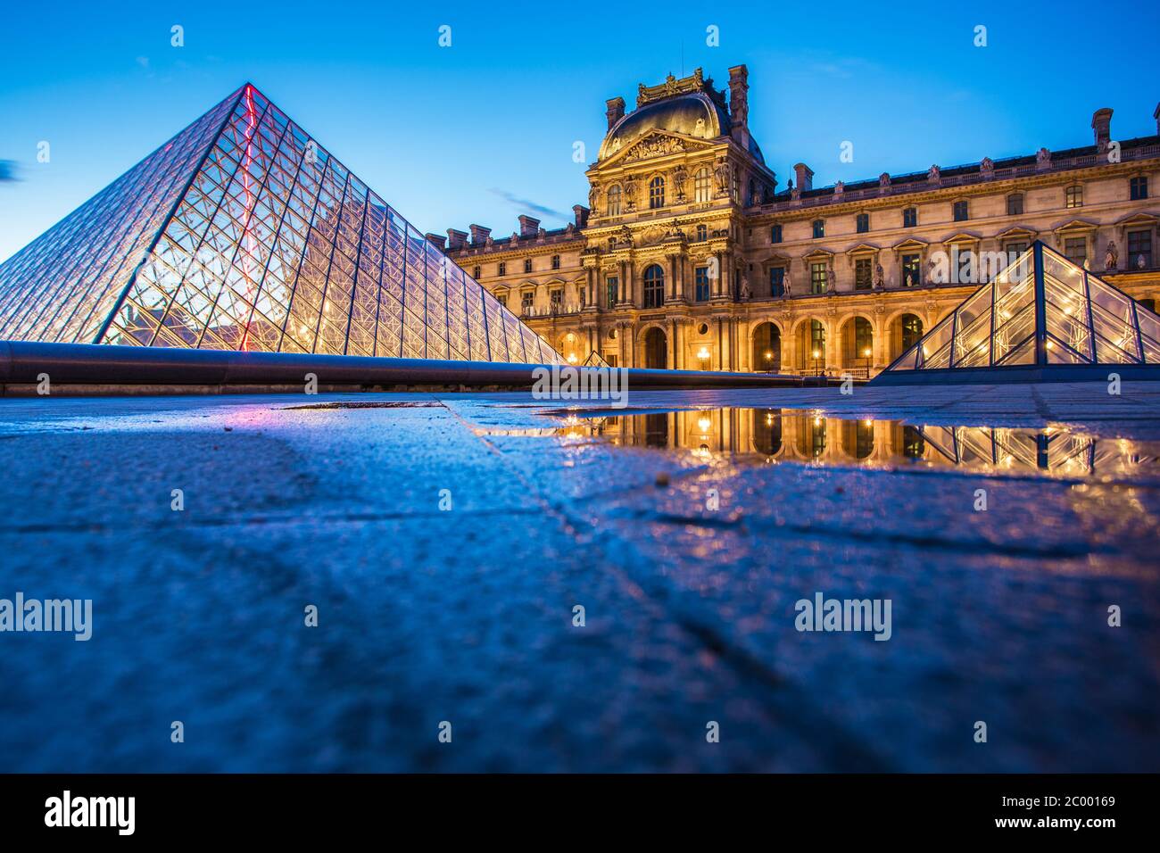 PARIS - 12 MAI : Musée du Louvre le 12 mai 2014 à Paris, France Banque D'Images