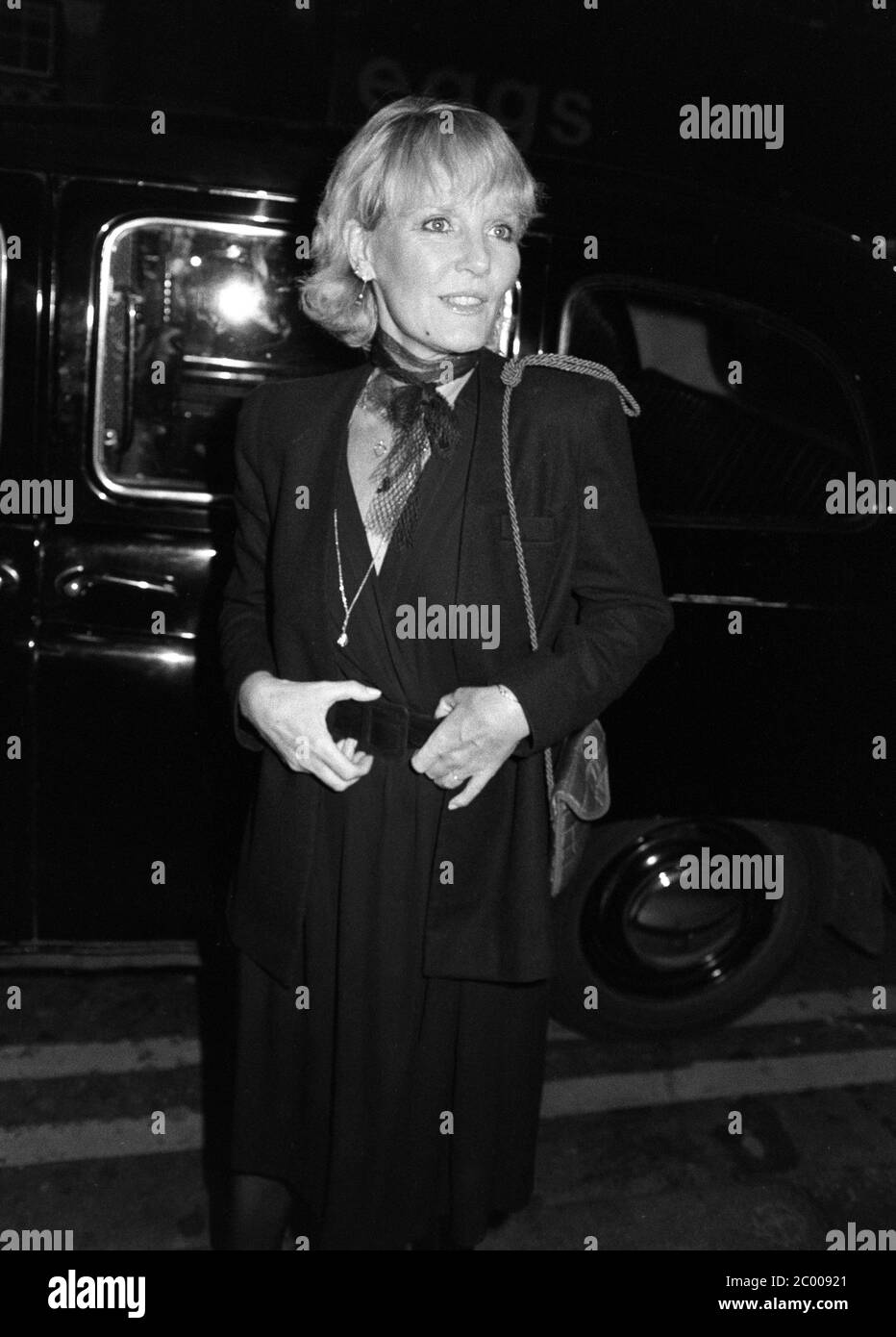 LONDRES, ROYAUME-UNI. 1980 sept.: L'actrice/chanteuse Petula Clark à la prévisualisation royale de 'ils jouent notre chanson' au Shaftesbury Theatre de Londres. © Paul Smith/Featureflash Banque D'Images