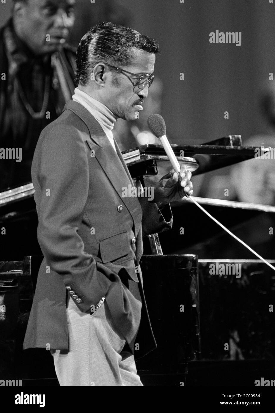 LONDRES, ROYAUME-UNI. 1980 nov: Acteur/chanteur Sammy Davis Jr aux répétitions de la Royal Variety Performance au London Palladium. © Paul Smith/Featureflash Banque D'Images