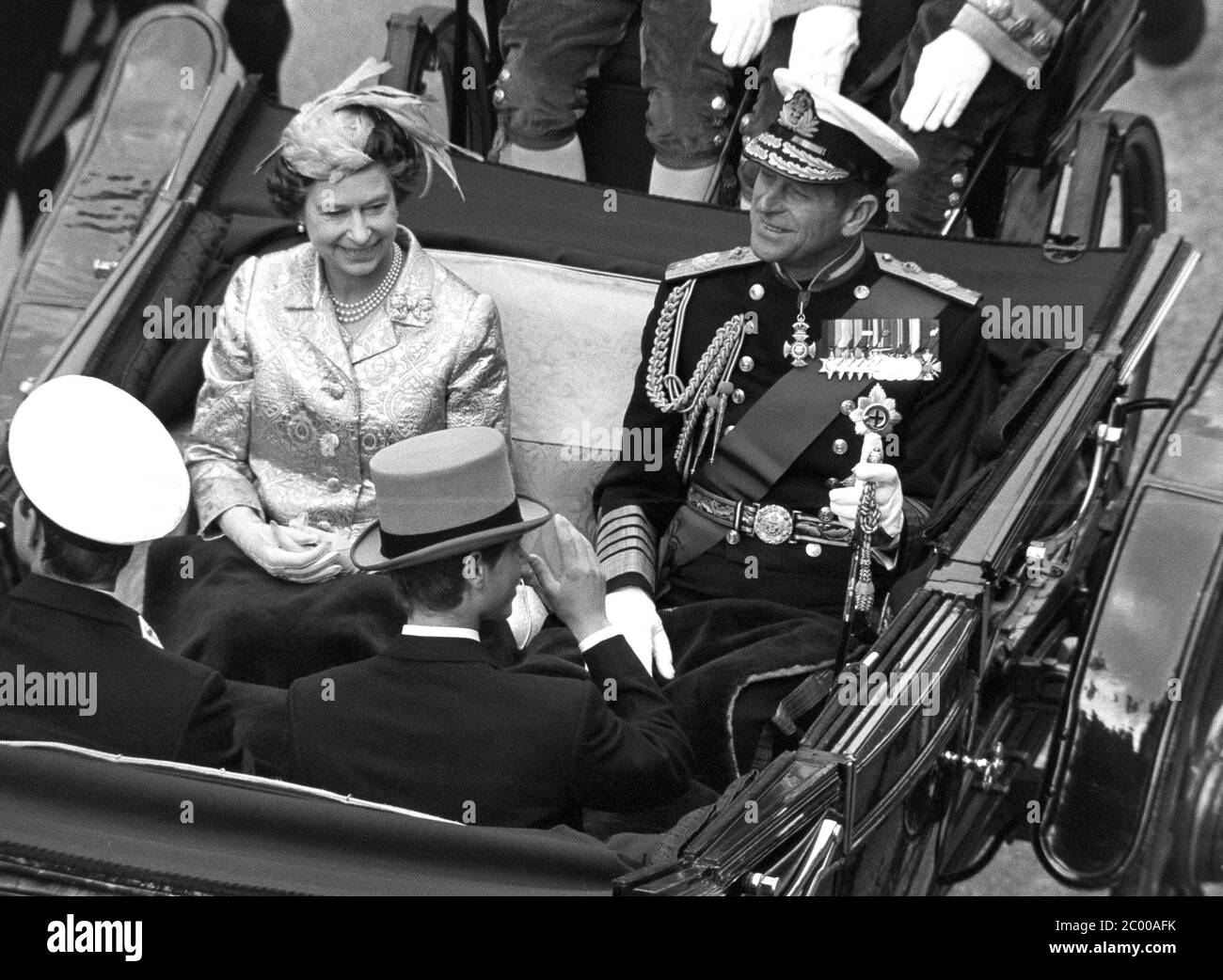LONDRES, ROYAUME-UNI. 1980 juillet : HM Queen Elizabeth II et Prince Phillip, duc d'Édimbourg lors de la procession célébrant le 80e anniversaire de la Reine mère, Fleet Street, Londres. © Paul Smith/Featureflash Banque D'Images