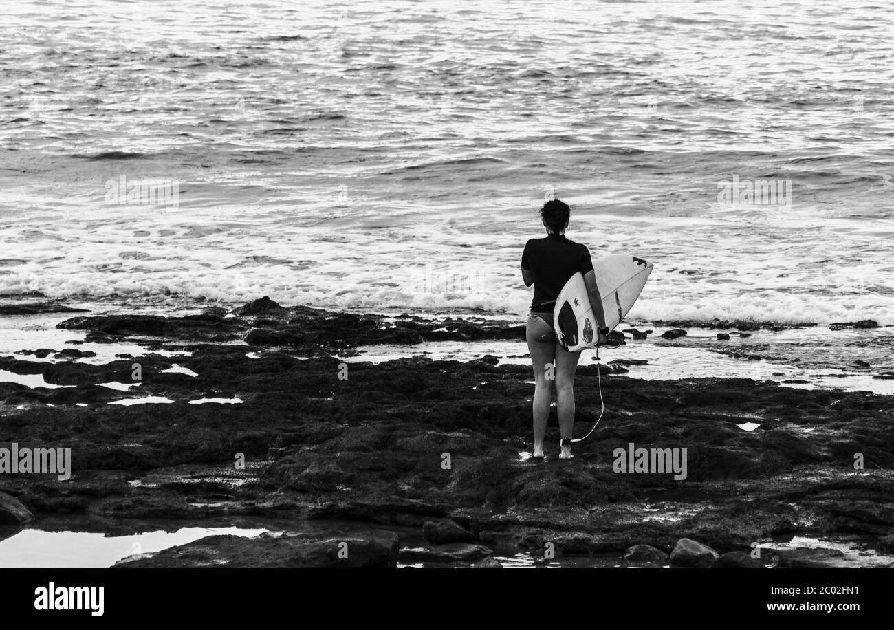 jeunes qui vont à la mer Banque D'Images