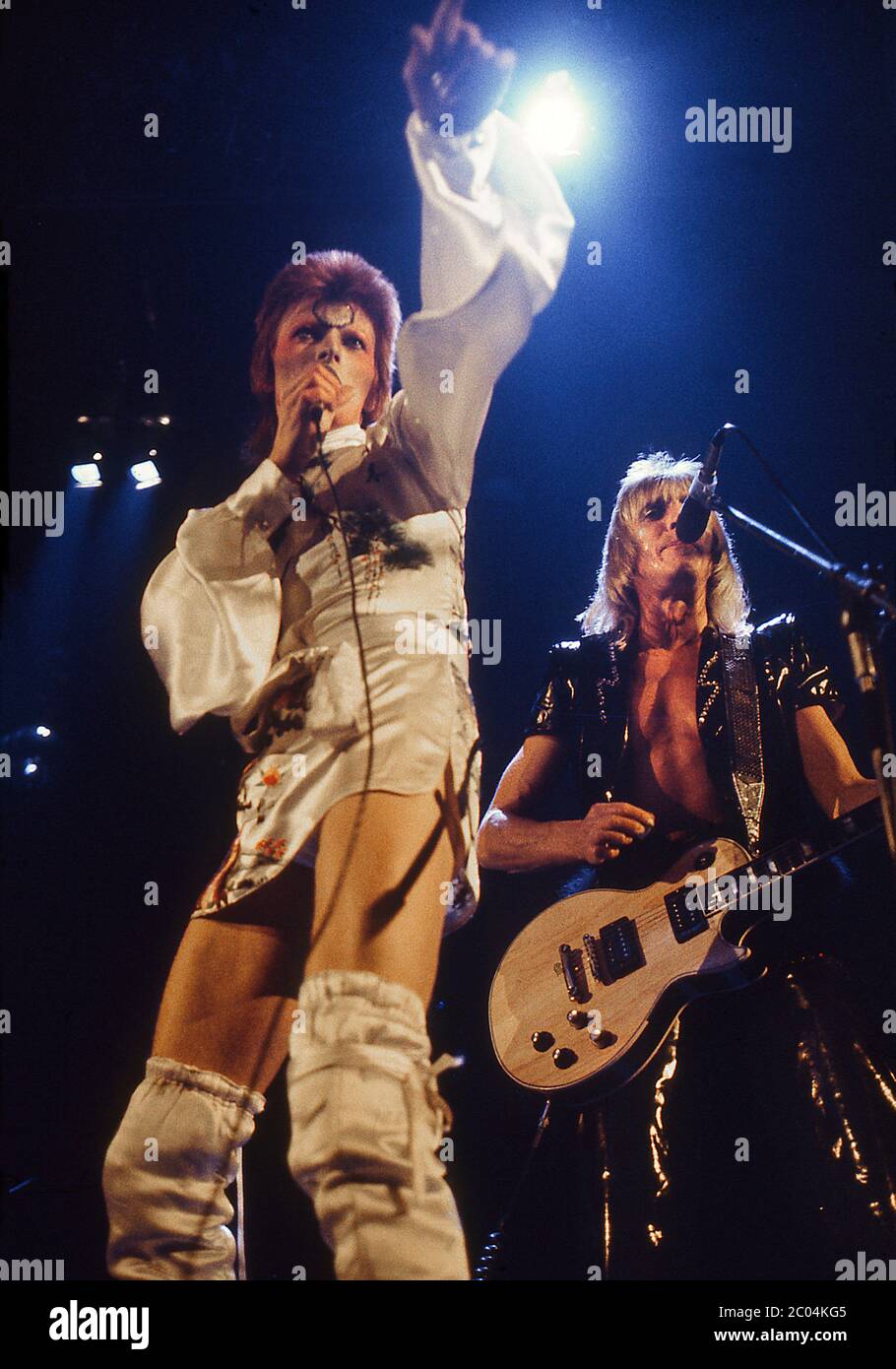 David Bowie comme Ziggy Stardust en concert au Earl's court Exhibition Hall, Londres, le 12 mai 1973 Banque D'Images