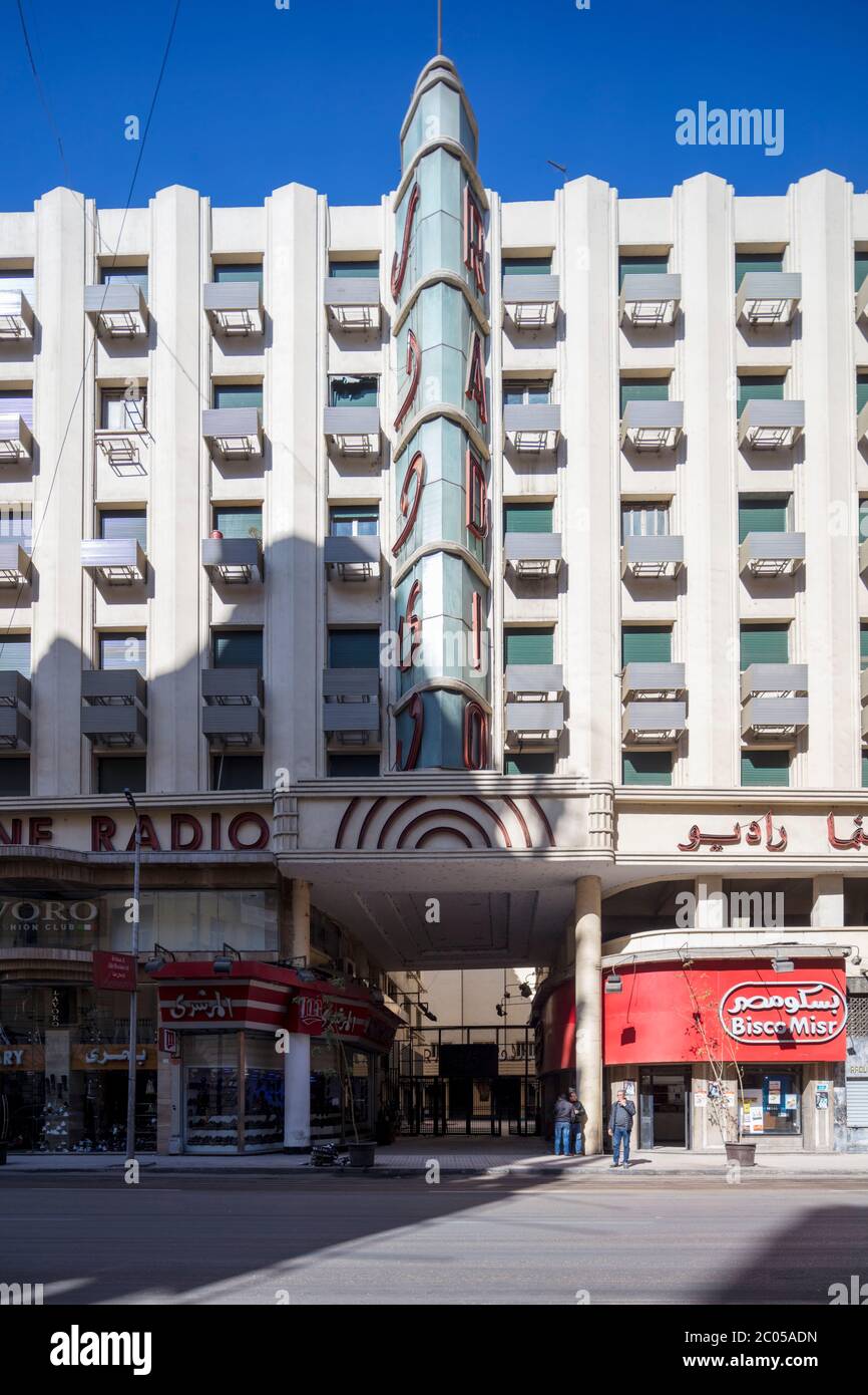 Façade récemment restaurée de la radio Cinéma, rue Talat Harb, le Caire,  Égypte Photo Stock - Alamy
