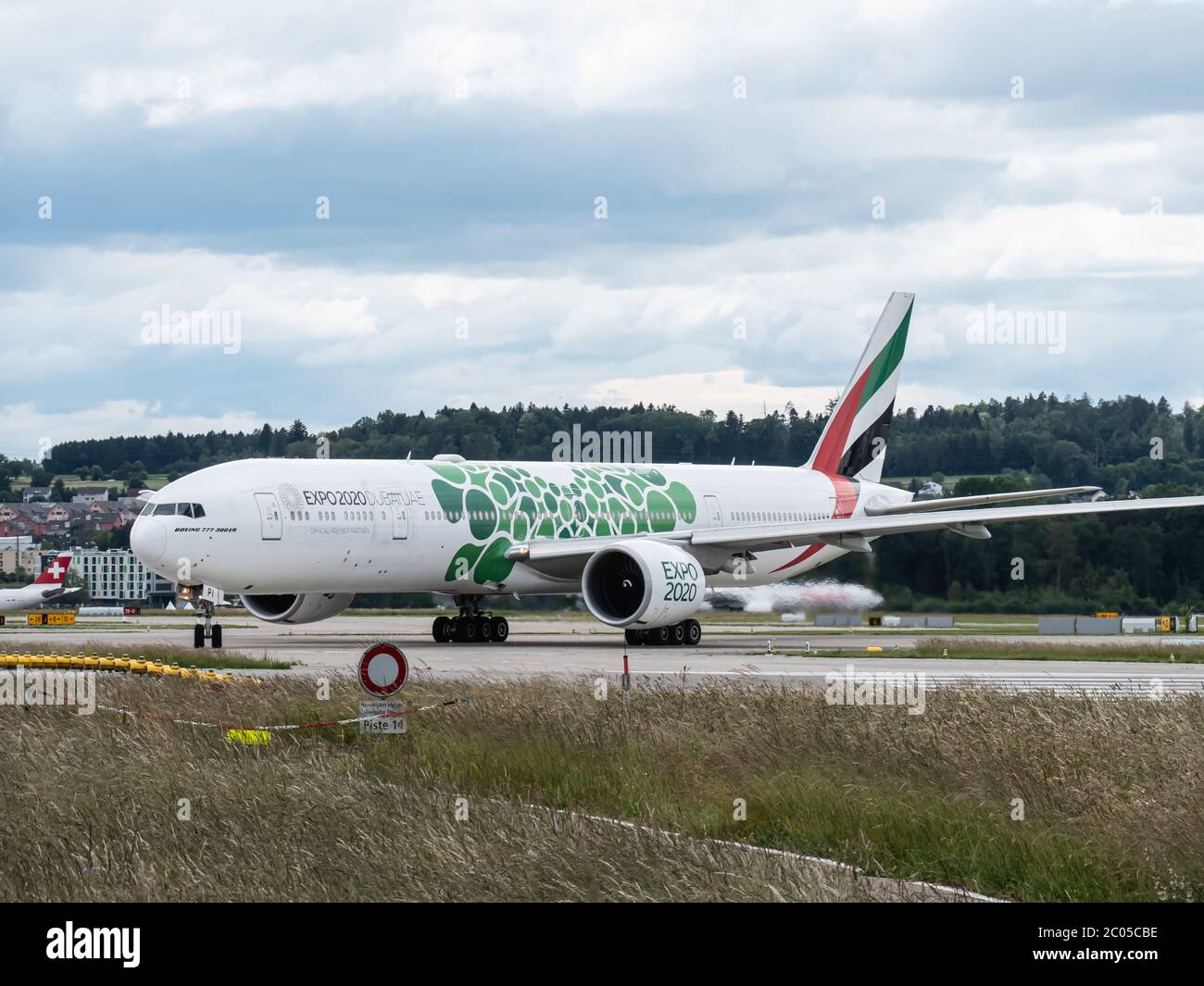 Emirates B777-300ER avec la remise spéciale EXPO 2020 Banque D'Images