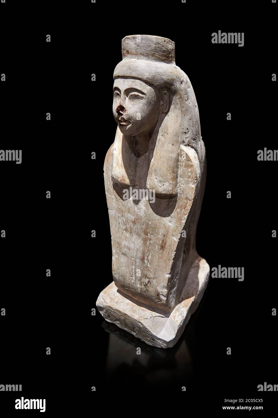 Ancienne statue égyptienne de la déesse Meretseger, calcaire, Nouveau Royaume, 19-20e dynastie, (1480-1390 av. J.-C.), deir el Medina. Musée égyptien, Turin. bl Banque D'Images