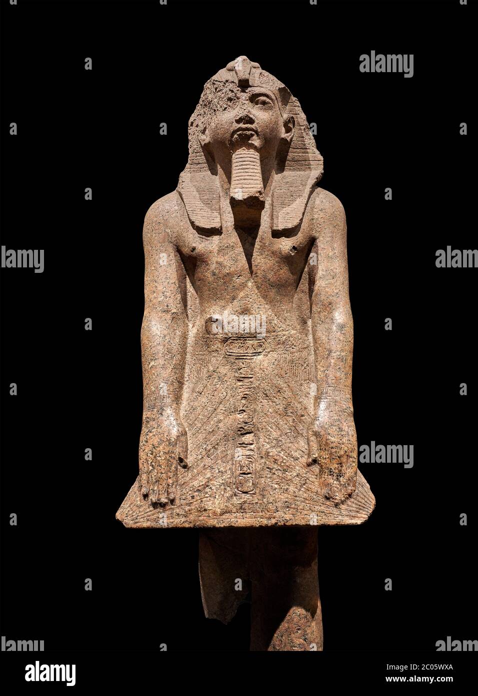 Ancienne statue égyptienne de Ramesses II , granit, Nouveau Royaume, 18e dynastie, (1500-1400 av. J.-C., Karnak, Temple de Mut. Musée égyptien, Turin. Black Backg Banque D'Images
