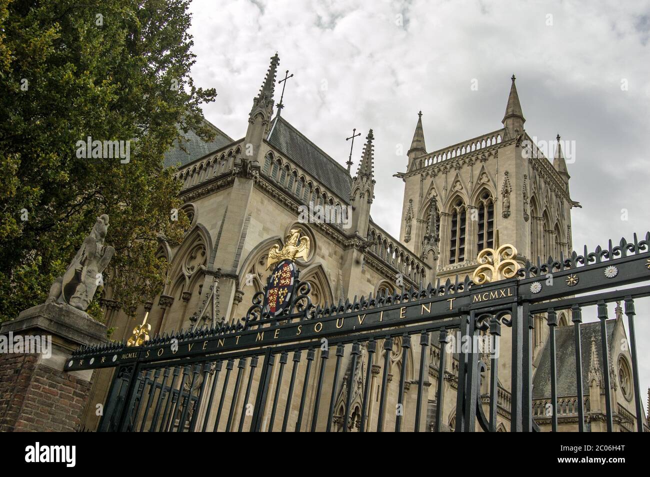 Vue sur la chapelle Saint-Jean College, Cambridge. Conçu par l'architecte Sir George Gilbert Scott dans les années 1860. Fait partie de l'Université de Cambri Banque D'Images