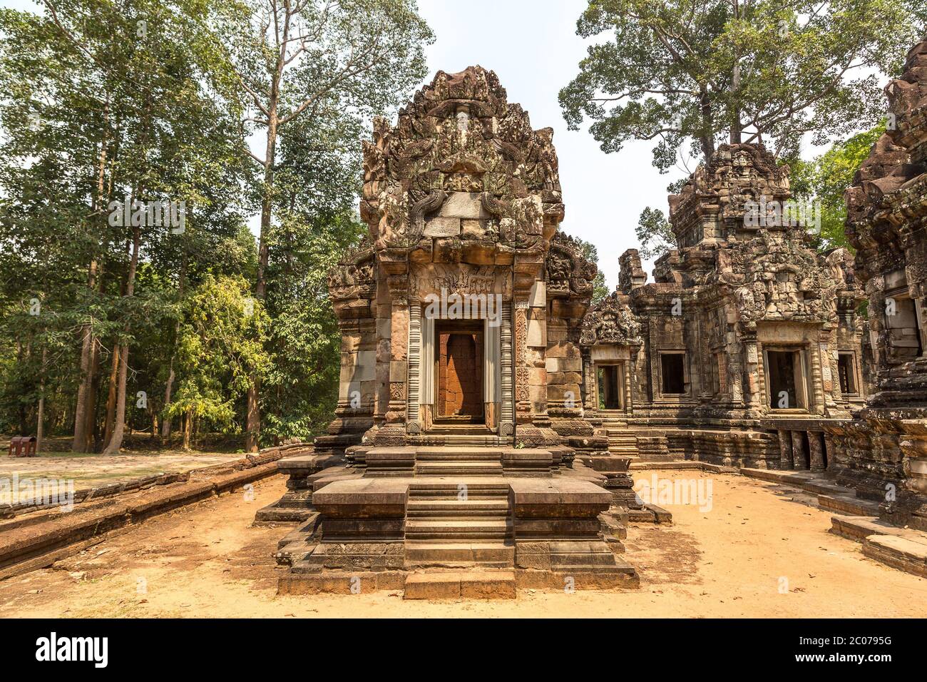 Chau Say Tevoda temple ruines est un temple khmer ancien dans le complexe Angkor Wat à Siem Reap, Cambodge en un jour d'été Banque D'Images