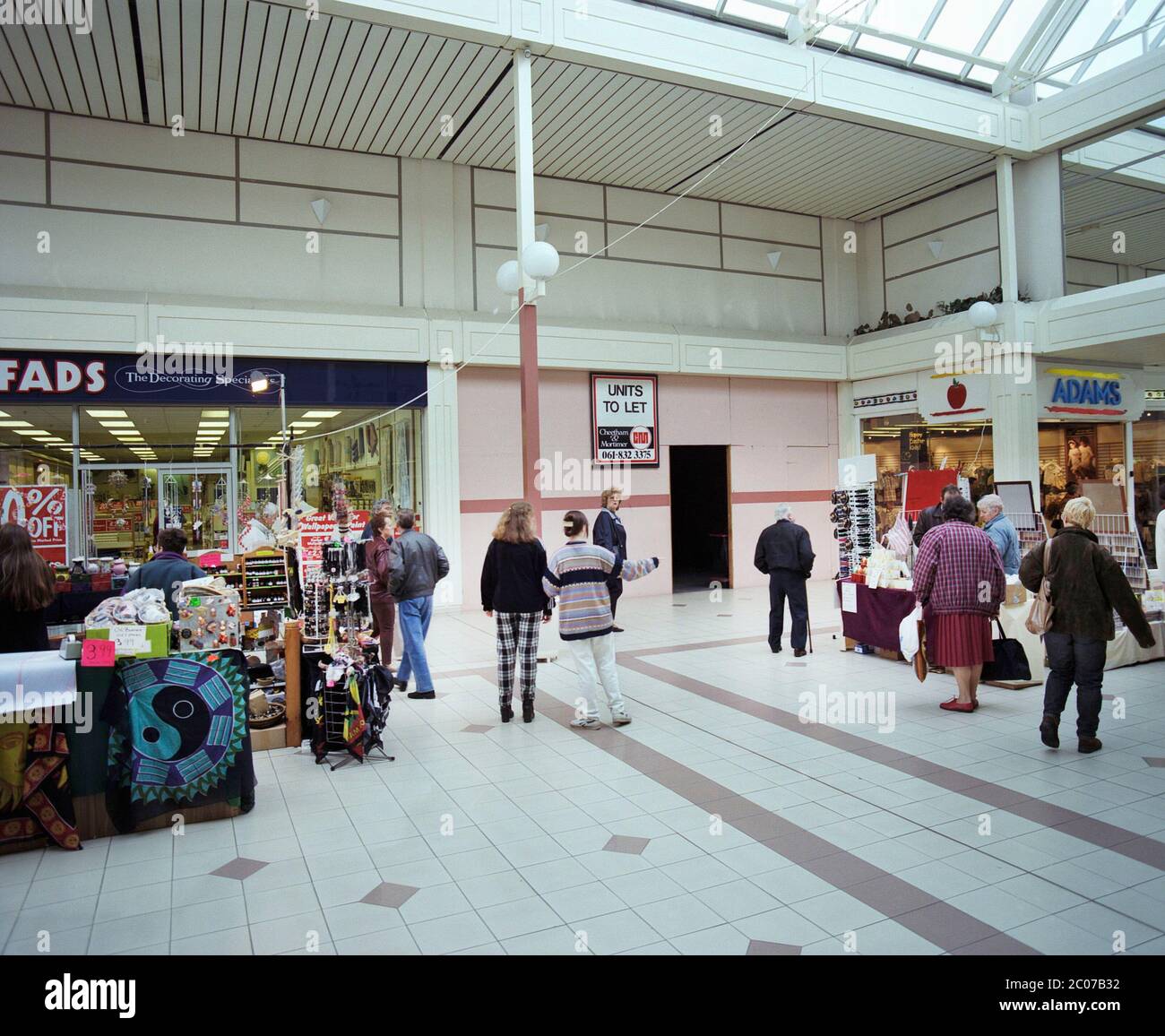 1996, The Spinning Gate Shopping Centre, Leigh, Lancashire, Nord-Ouest de l'Angleterre, Royaume-Uni Banque D'Images