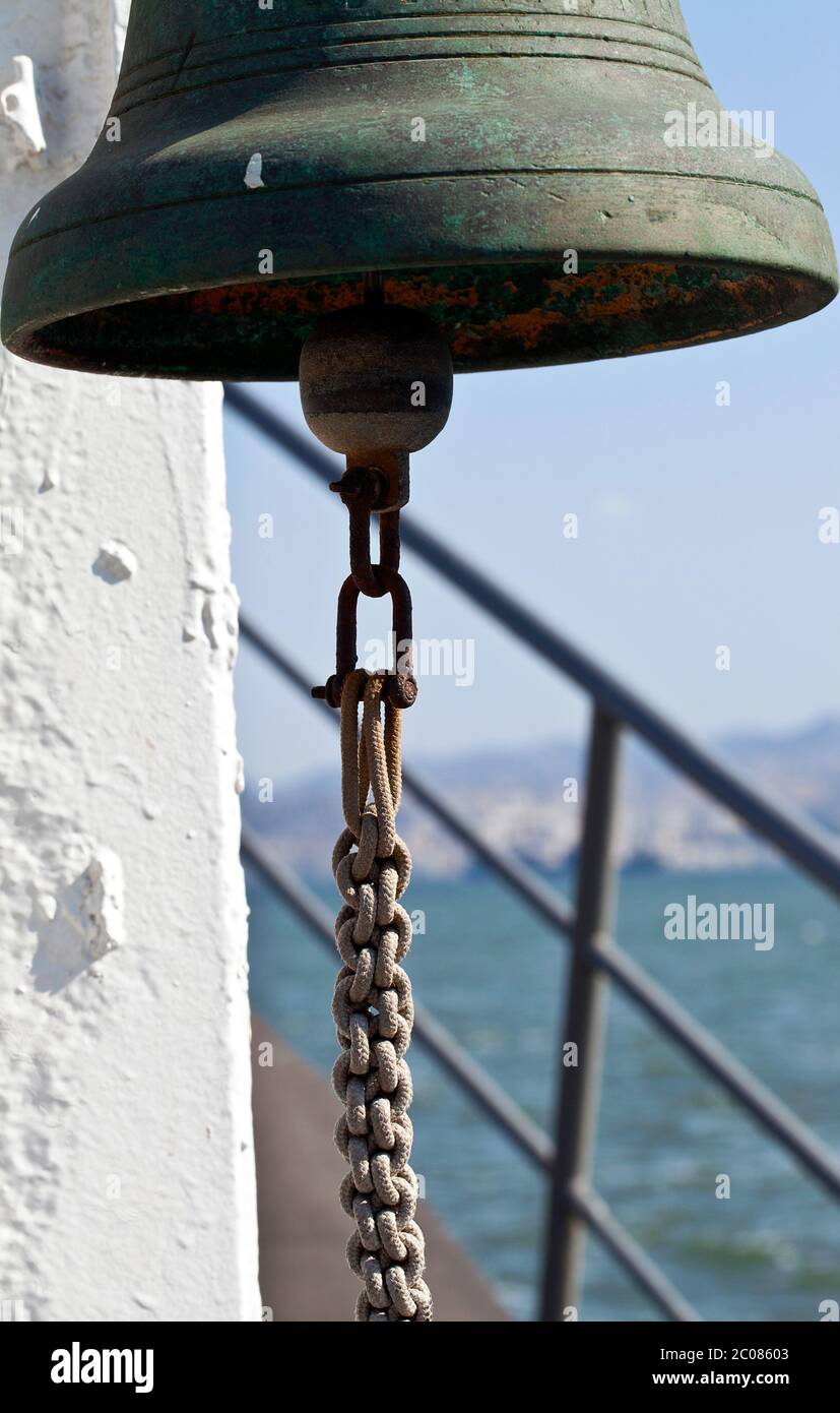 Un anneau de sonnerie de traversier pour l'alarme de la situation au  capitaine photo Photo Stock - Alamy