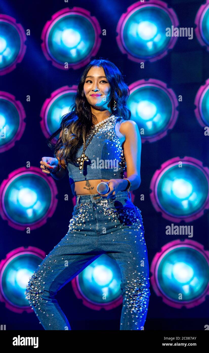 Macao, Chine : 27 octobre 2015. Hyolyn de groupe de filles coréennes Sistar cérémonie d'ouverture performance de scène.ouverture du Melco Crown Studio City Casino et Hote Banque D'Images