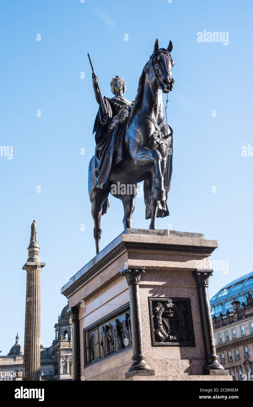 Statue de la reine Victoria à cheval à George Square, Glasgow, Écosse Banque D'Images