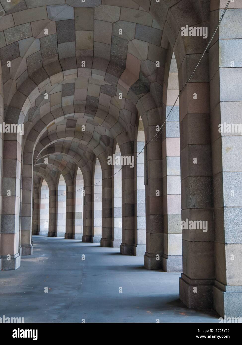 Arcade à pied dans le palais des congrès genramn (Nuremberg, Allemagne) Banque D'Images