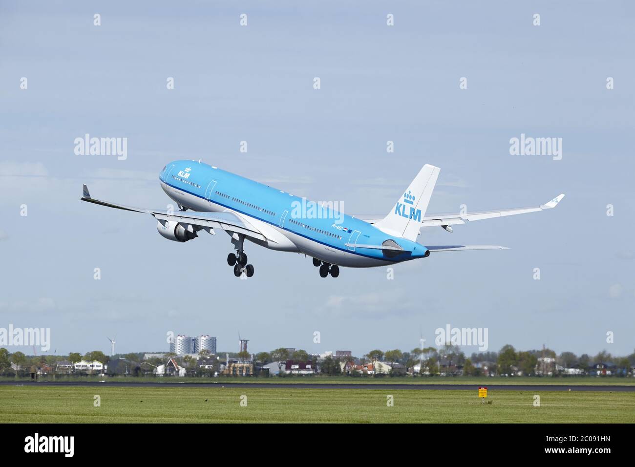 Aéroport d'Amsterdam Schiphol - KLM Airbus A330 décollage Banque D'Images