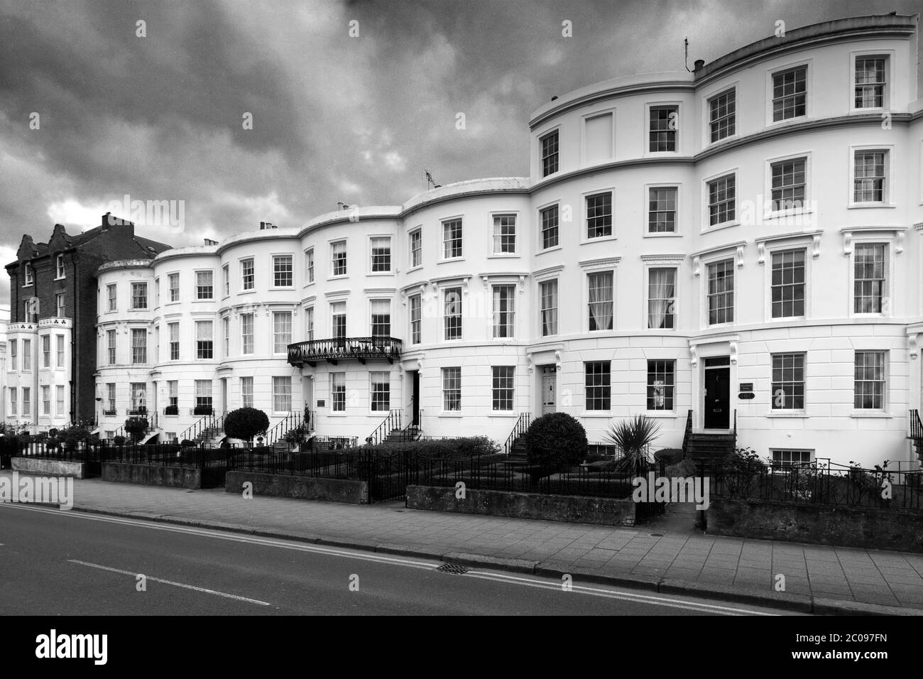 Maisons de régence le long de Central Parade, ville de Herne Bay, comté de Kent; Angleterre; Royaume-Uni Banque D'Images