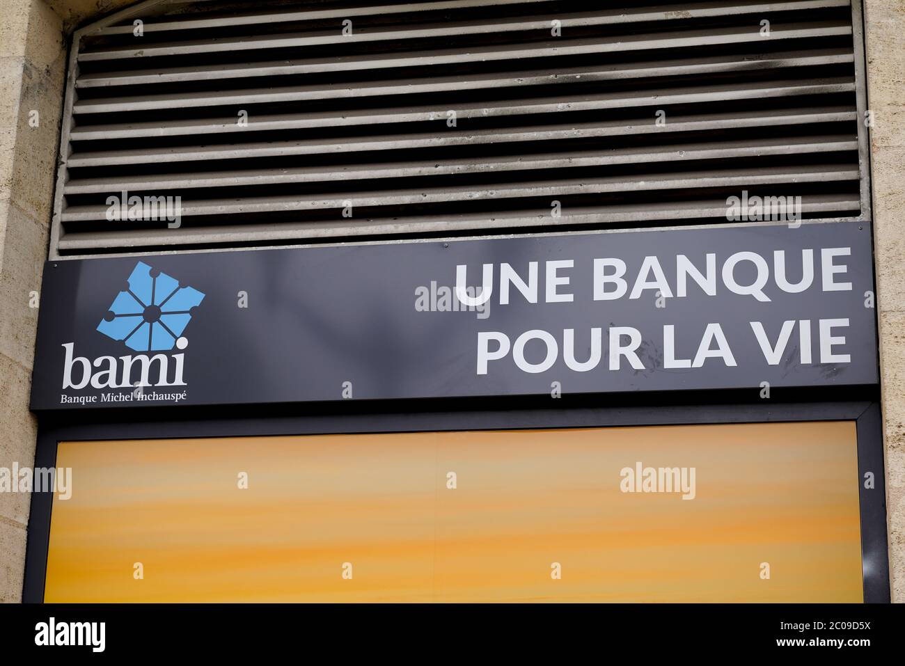 Bordeaux , Aquitaine / France - 06 06 2020 : bami Banque Michel Inchaussé logo signe bureau principal de la banque française Banque D'Images