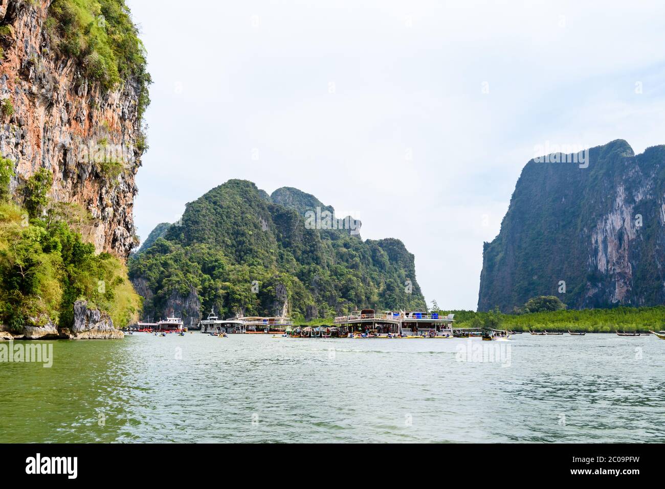 Tham Lod grotte de Phang Nga Bay Banque D'Images