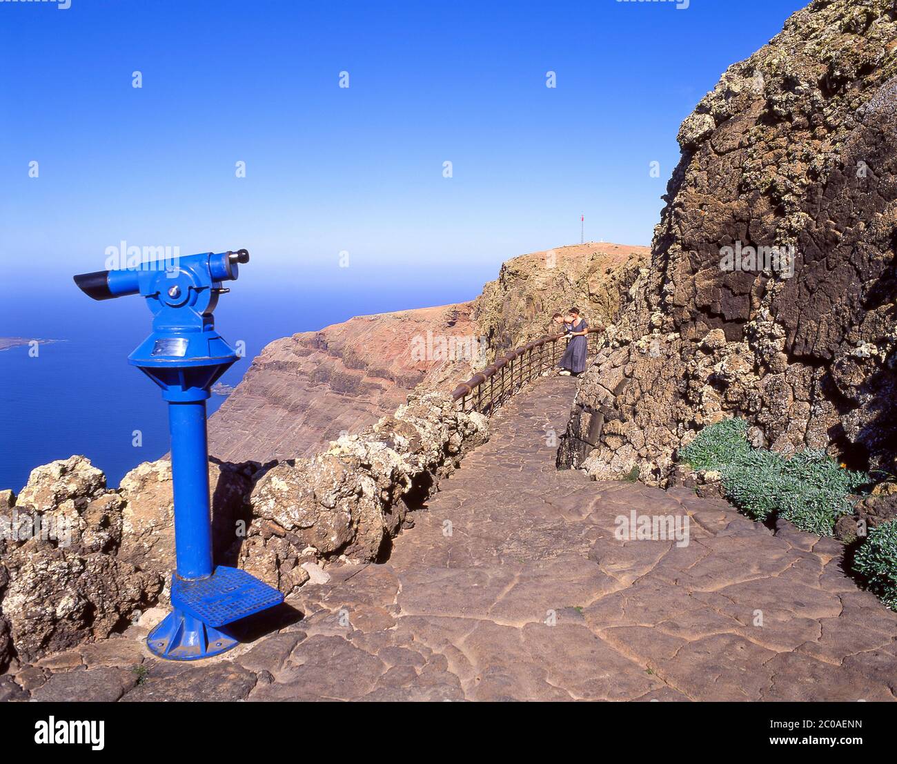 Télescope binoculaire à Mirador del Río Lookout, Risco de Famara, Lanzarote, îles Canaries, Royaume d'Espagne Banque D'Images
