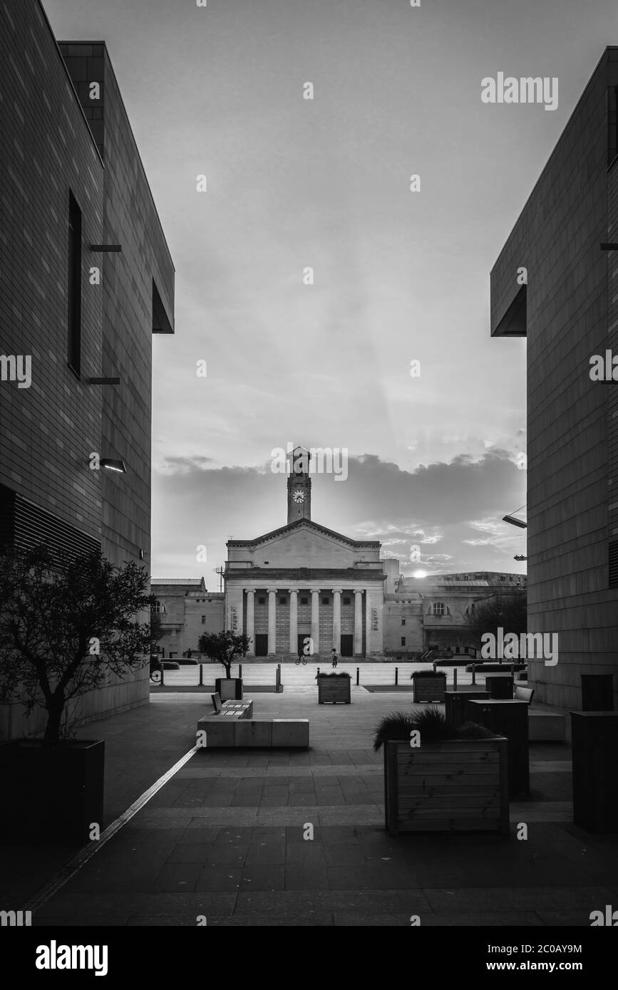 Place Guildhall et quartier des arts de Southampton / quartier culturel en noir et blanc, Southampton en 2020, Hampshire, Angleterre, Royaume-Uni Banque D'Images