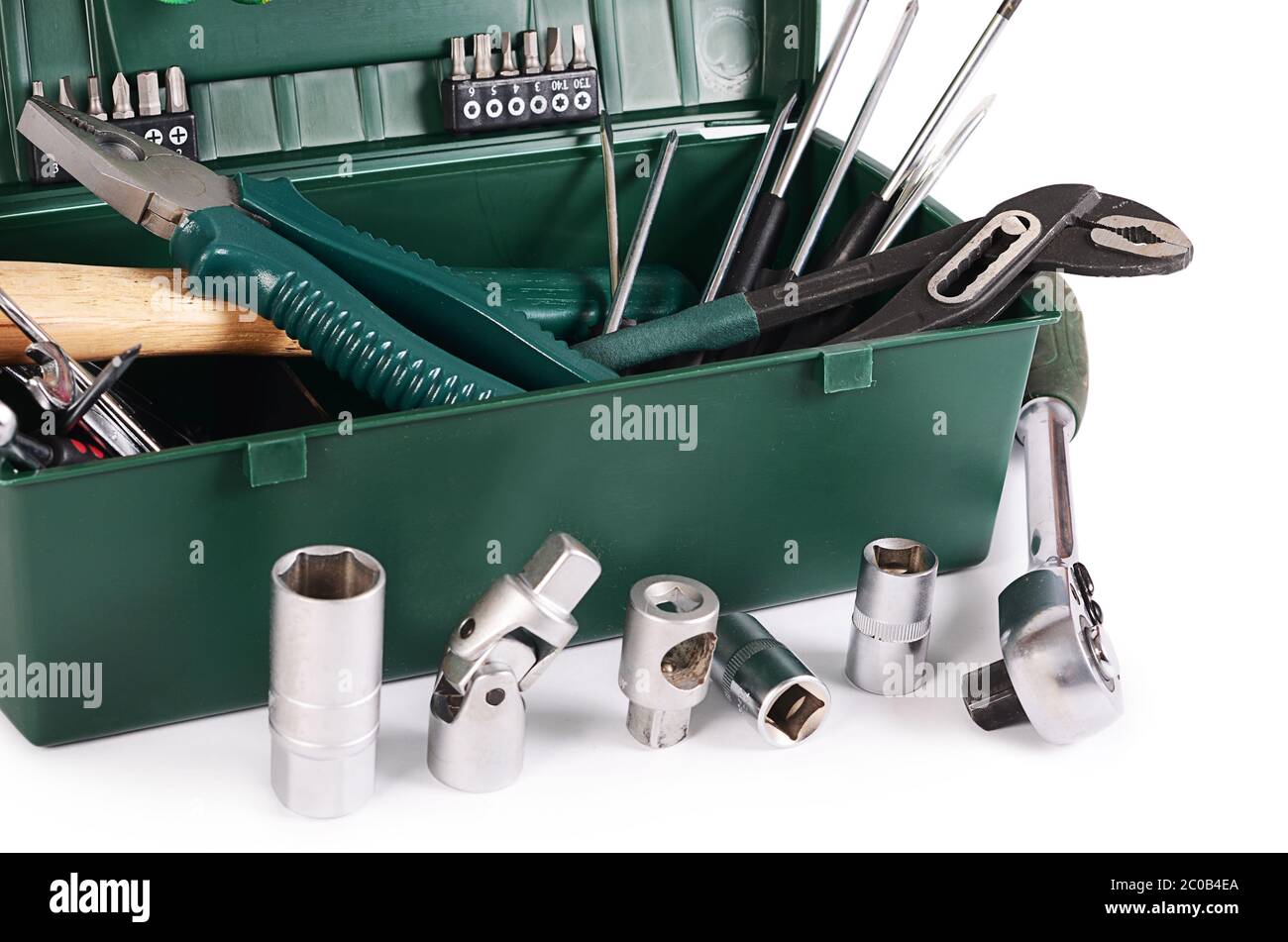 Boîte avec des outils de construction isolé Banque D'Images