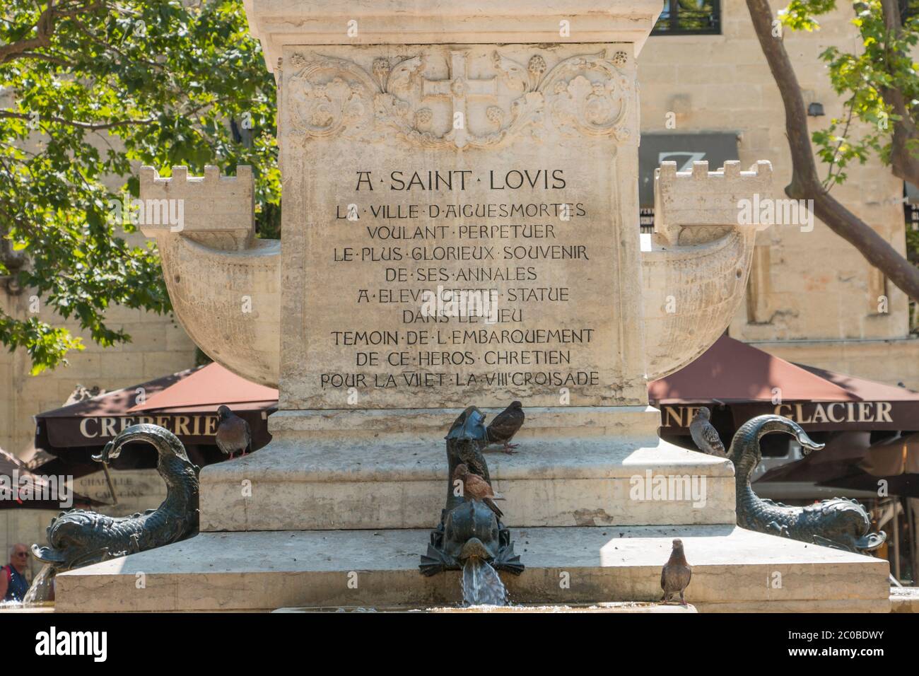 Saint Louis - Louis IX - statue de monument à Aigues-mortes, Gard, France Banque D'Images