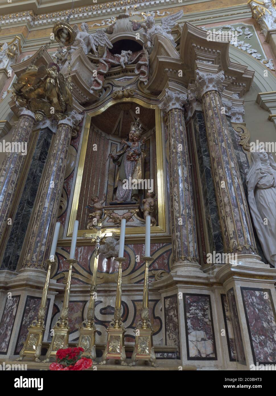 Rovereto Trentino-Haut-Adige Italie. Église de San Marco. Autel de Santissimo Rosario - le plus Saint rosaire de Domenico Sartori. Banque D'Images