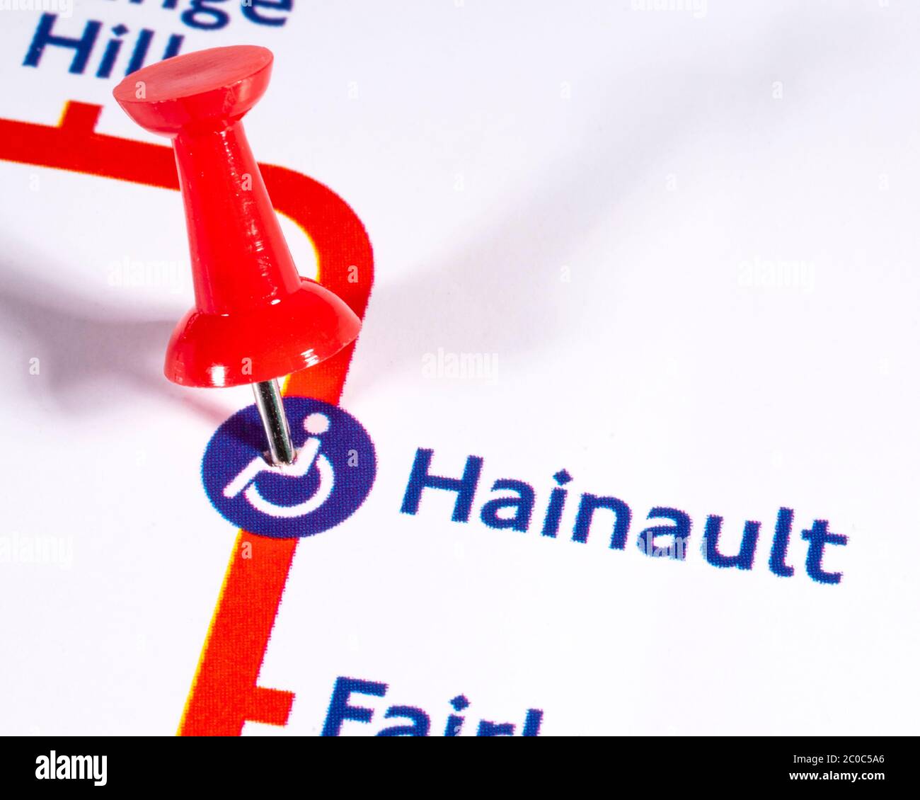 Londres, Royaume-Uni - 10 juin 2020 : une carte PIN marquant l'emplacement de la station Hainault sur un métro de Londres carte Banque D'Images