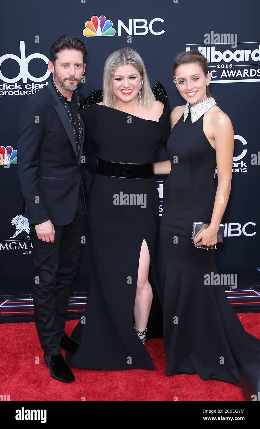 11 Juin Kelly Clarkson Depose Un Divorce Du Mari Brandon Blackstock L Entraineur Voice Et Blackstock Un Directeur Musical Sont Maries Depuis Octobre 13 Et Ont Deux Enfants Ensemble River Rose