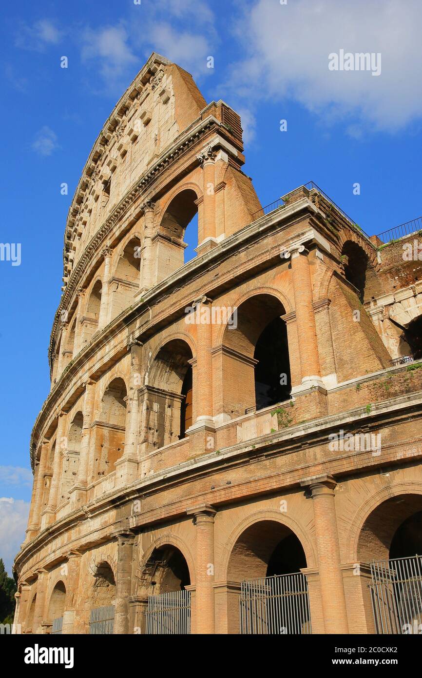 Colisée (Colisée) à Rome, grand angle Banque D'Images