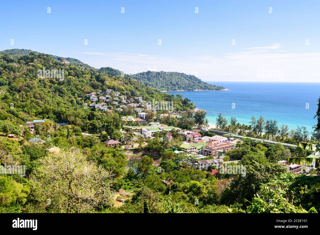 Stations de vacances avec vue sur la montagne sur l'île de Phuket Banque D'Images