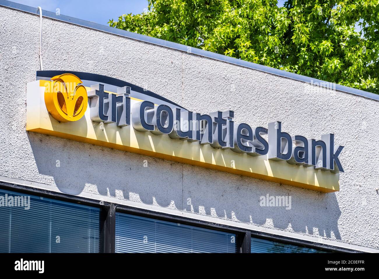 10 juin 2020 Sunnyvale / CA / USA - gros plan du logo de la Tri Counties Bank; Tri Counties Bank est une banque à service complet qui accepte les dépôts, fait lo Banque D'Images