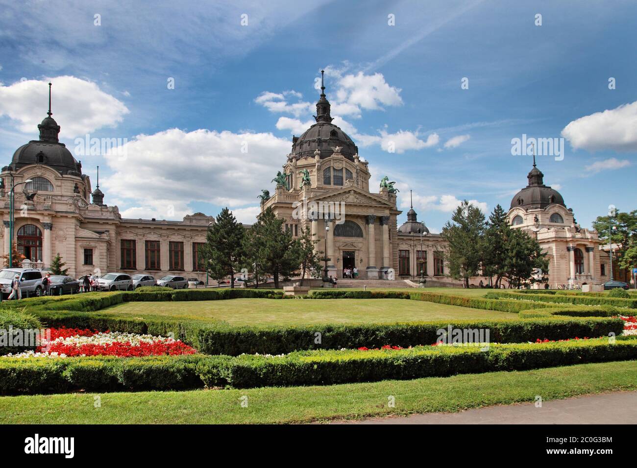 La célèbre Place Szechenyi (thermes) Szechenyi, spa et piscine dansdans le parc Varosliget (principale ville de Budapest, Hongrie) Banque D'Images