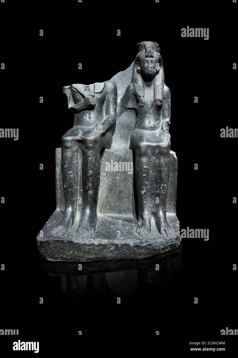 Ancienne statue égyptienne du roi Horemheb et de son épouse Mutnedjemet, granodiorite, Nouveau Royaume, 18e dynastie, (1319-1292 av. J.-C.), Karnak, Temple d'Amon. Egyp Banque D'Images