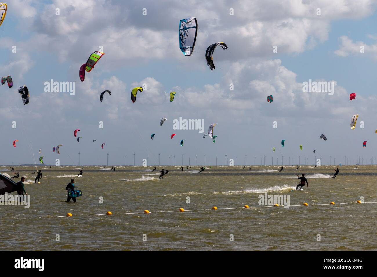 Mirns, province Frise pays-Bas 05-23-2020. Kite surf un sport populaire aux pays-Bas, photo prise dans la province de Friesland à la Banque D'Images