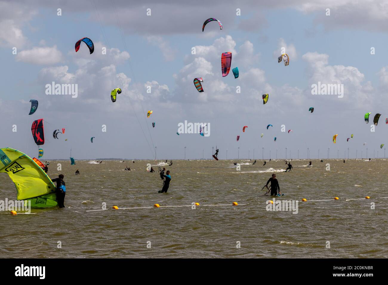 Mirns, province Frise pays-Bas 05-23-2020. Kite surf un sport populaire aux pays-Bas, photo prise dans la province de Friesland à la Banque D'Images