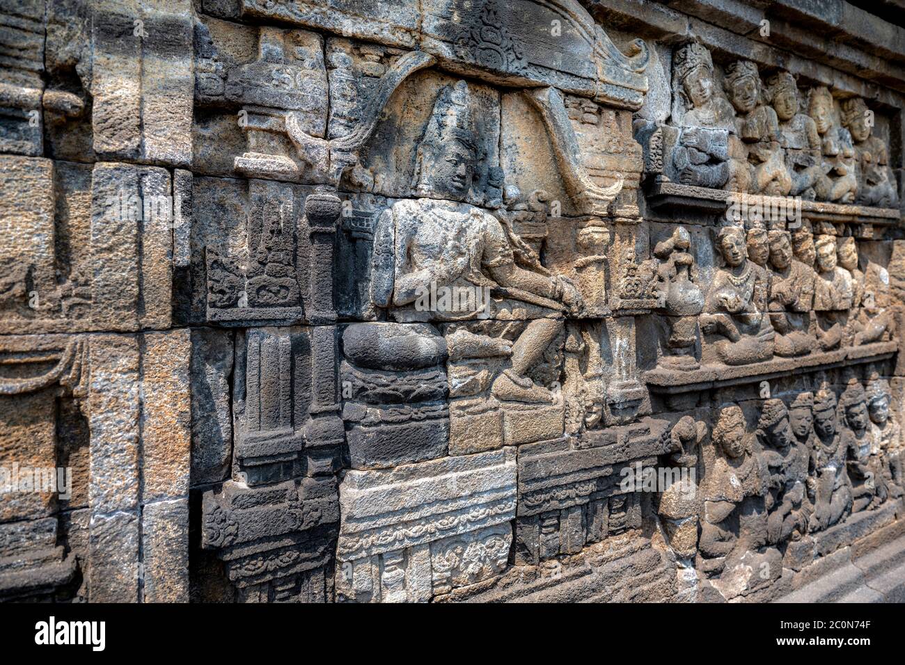 Statue de Borobudur, relief et stupa Banque D'Images