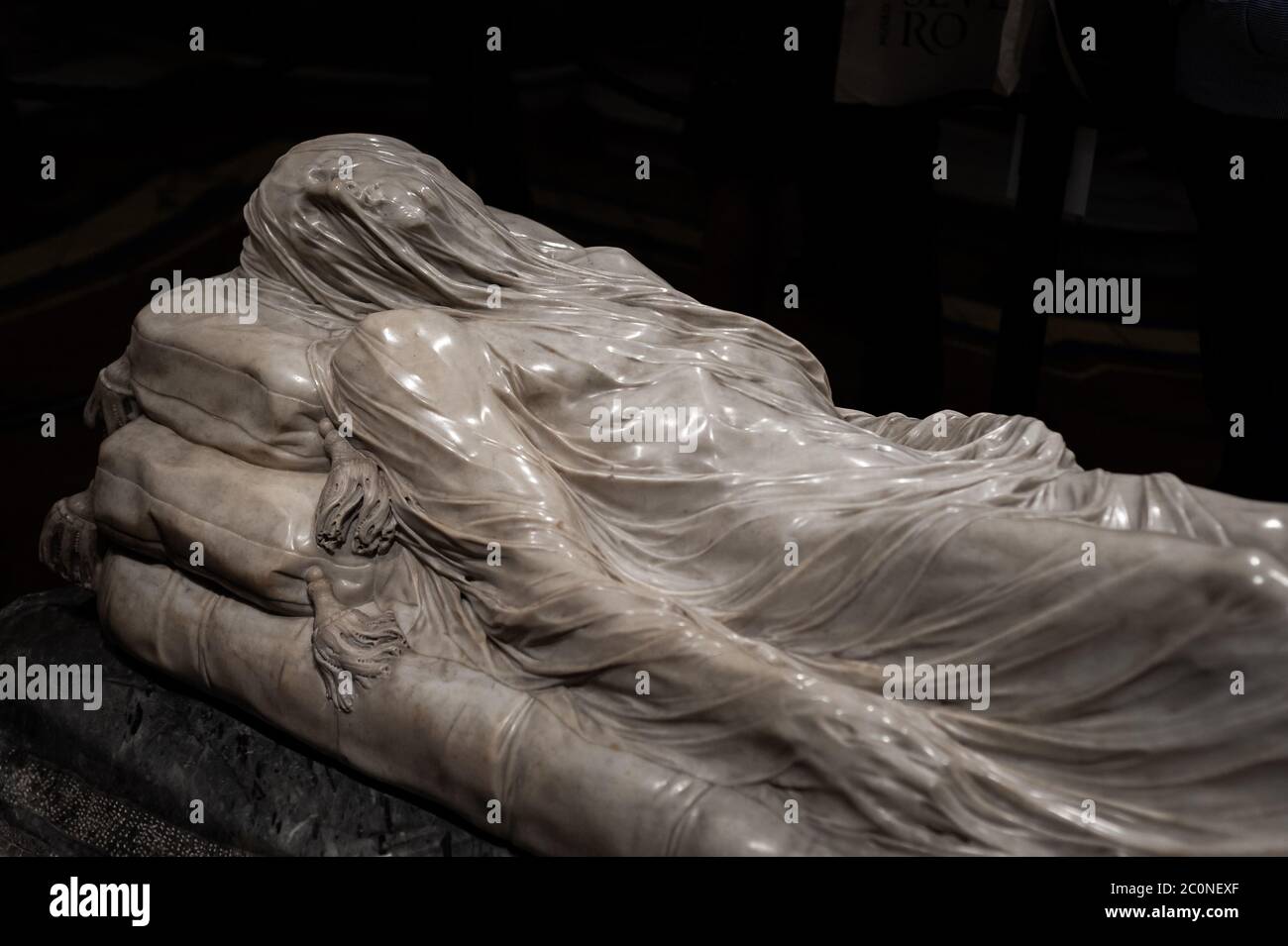 Naples, Italie. 11 juin 2020. NAPLES, ITALIE - 11 JUIN - la statue du Christ  voilé au Musée de la Chapelle Sansevero pendant le jour d'ouverture du  Musée, 11 juin 2020, après