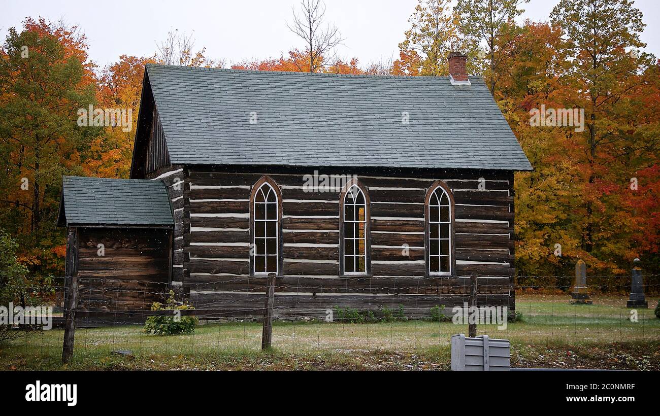 Ancienne église rustique en bois de Madill, Ontario, Canada. Banque D'Images
